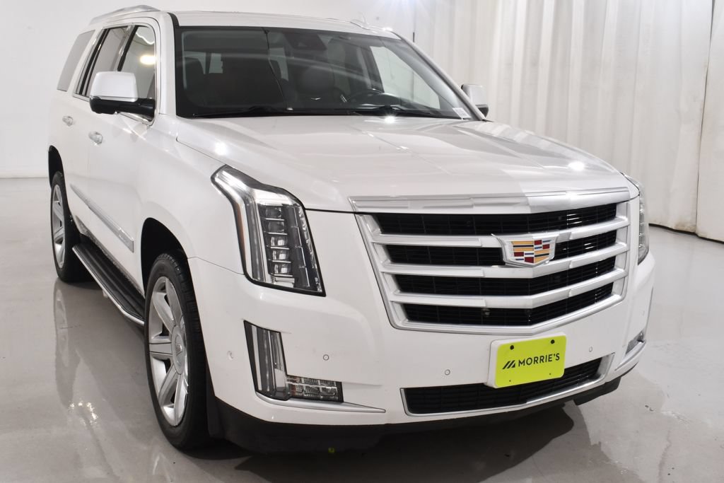 Used 2018 Cadillac Escalade Luxury AWD/4WD image 4
