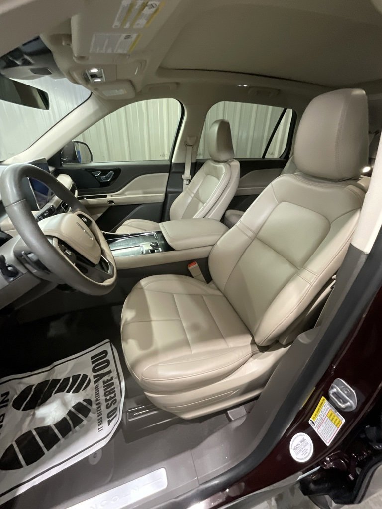 Used 2023 Lincoln Aviator 2WD w/ Premium Package image 10