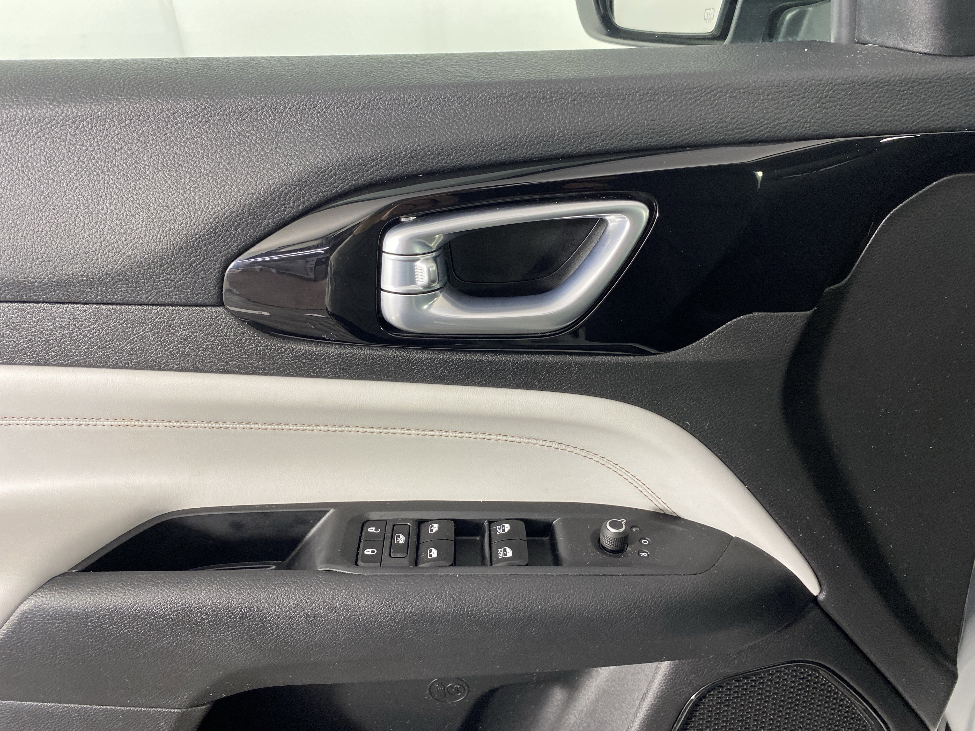 Used 2022 Jeep Compass Limited AWD/4WD image 14