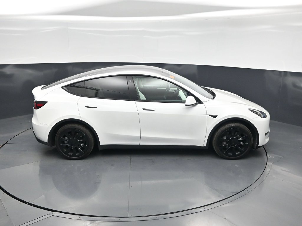 Used 2023 Tesla Model Y Long Range AWD/4WD image 31