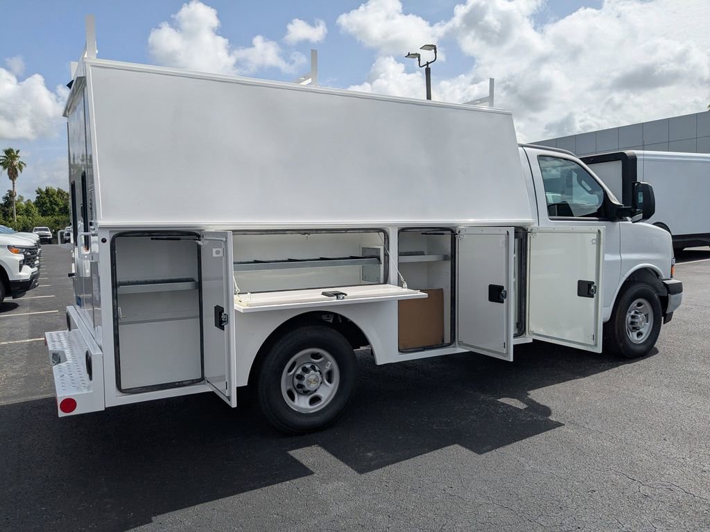 New 2025 Chevrolet Express 3500 w/ Power Convenience Package image 13