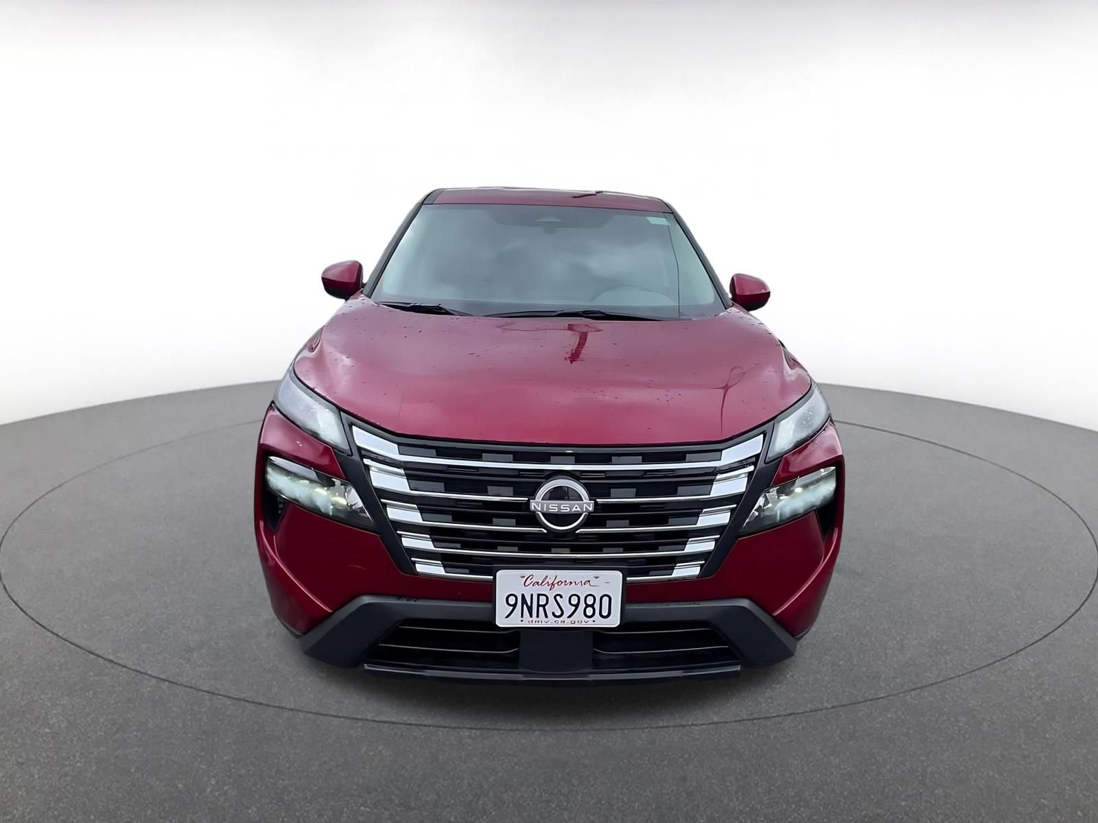 Used 2025 Nissan Rogue SV image 4