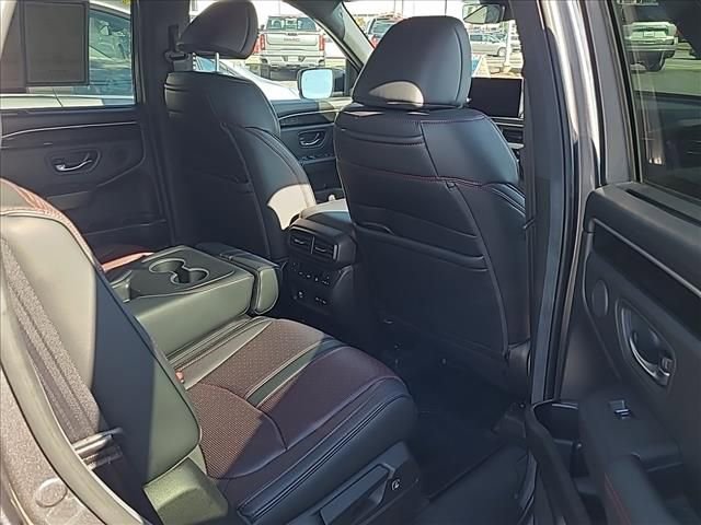 Used 2025 Honda Pilot Black Edition image 29