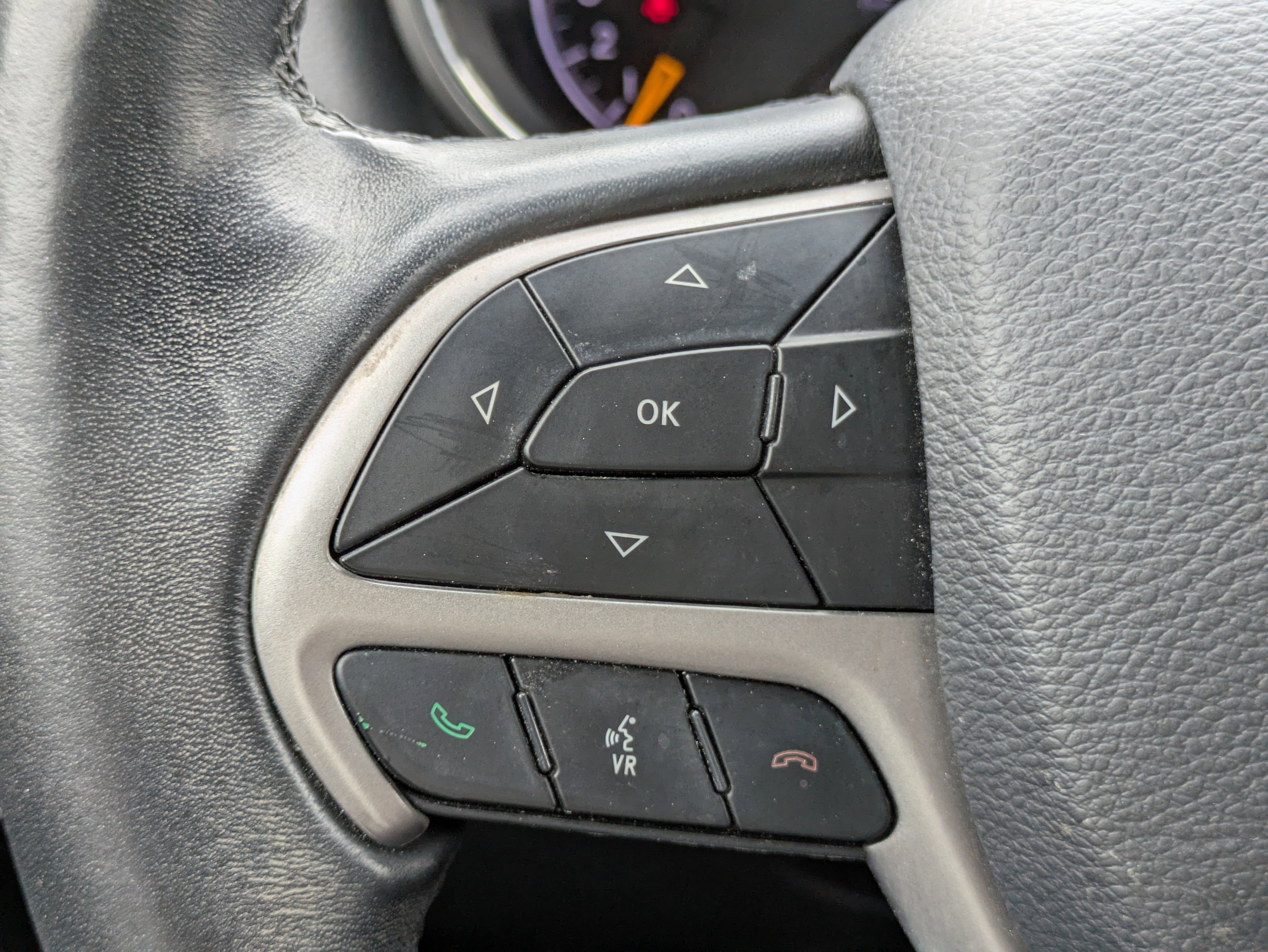 Used 2019 Jeep Grand Cherokee Laredo w/ Laredo X Package RWD image 13