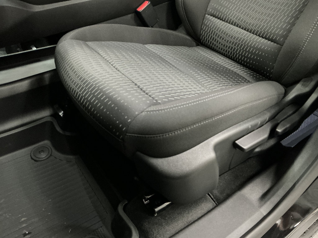 New 2027 Chevrolet Equinox LT w/ LPO, Floor Liner Package AWD/4WD image 19