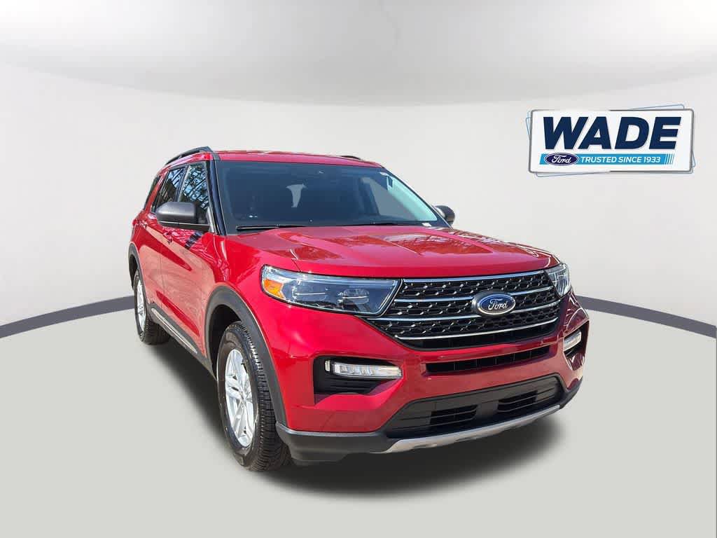 Certified 2022 Ford Explorer XLT w/ Equipment Group 202A image 3