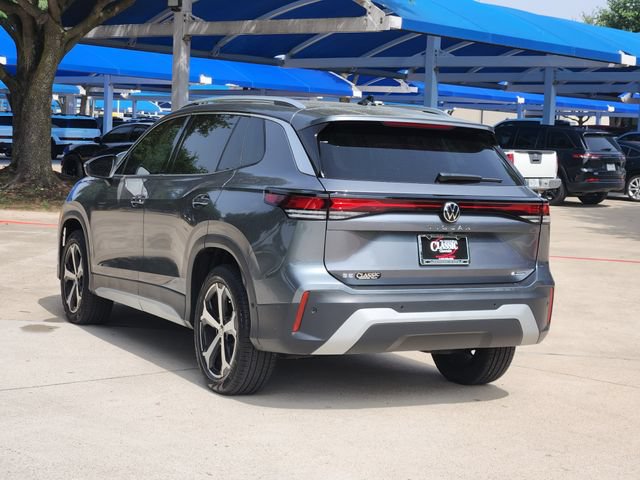 Used 2025 Volkswagen Tiguan SE AWD/4WD image 3