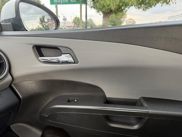 Used 2014 Chevrolet Sonic LTZ FWD image 33