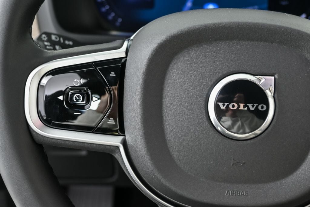 Certified 2026 Volvo XC90 B6 Plus w/ Protection Package Premier AWD/4WD image 12