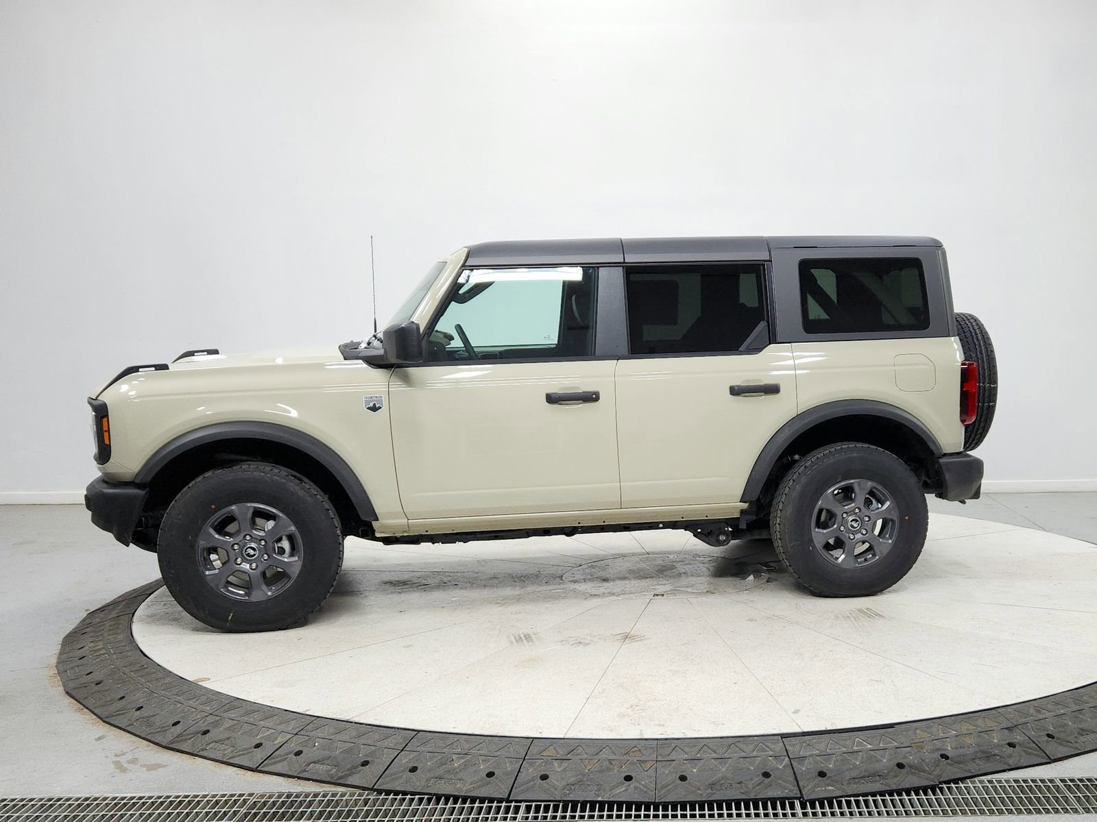 New 2026 Ford Bronco Big Bend image 4