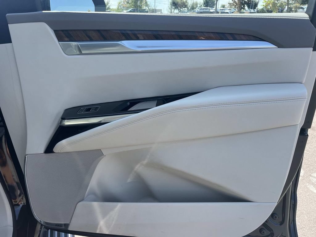 Used 2025 Cadillac Escalade Sport Platinum AWD/4WD image 29