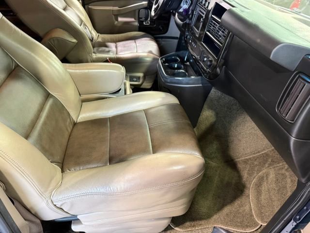 Used 2017 Chevrolet Express 2500 RWD image 21