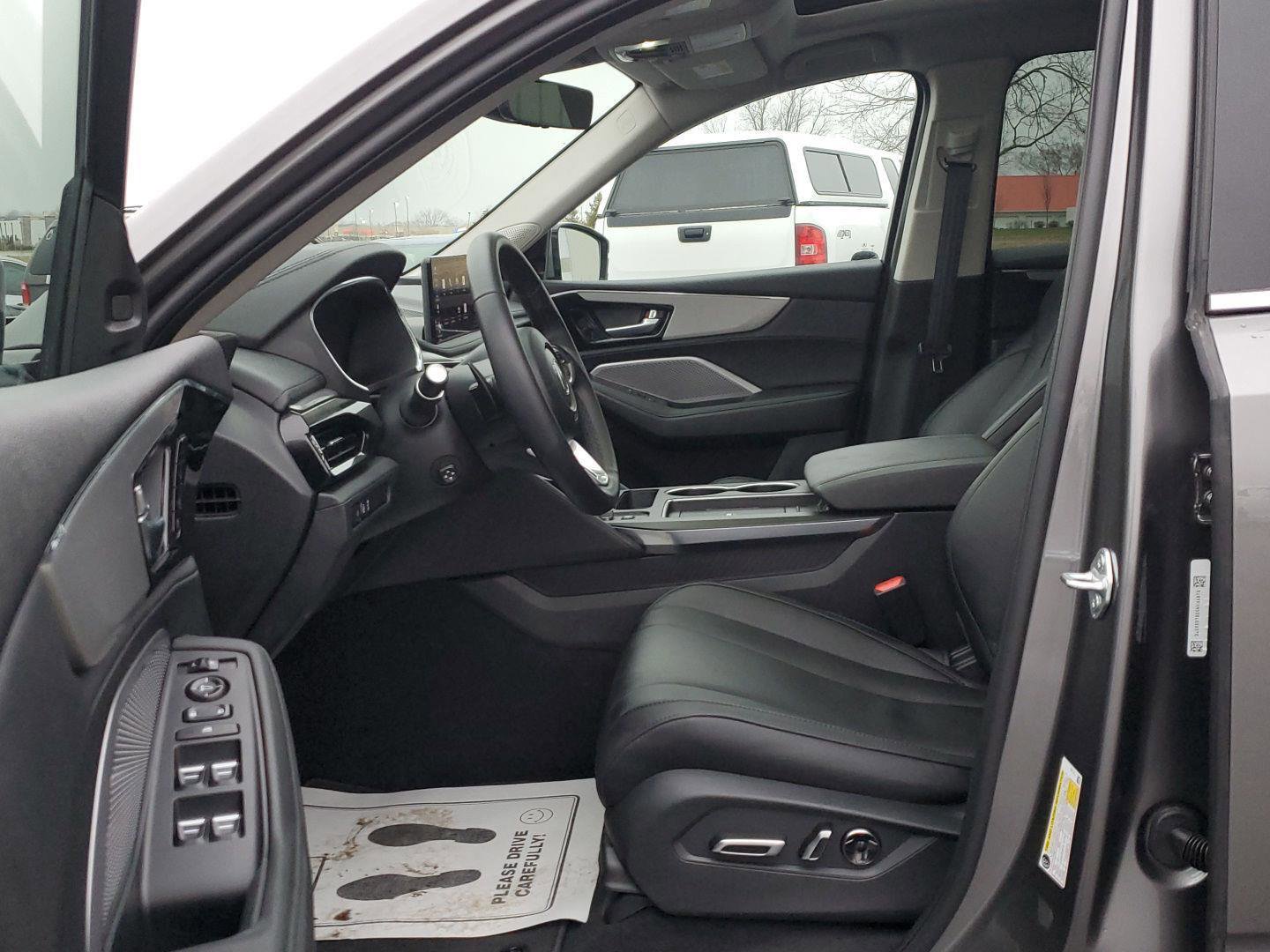 Used 2025 Acura MDX SH-AWD image 32