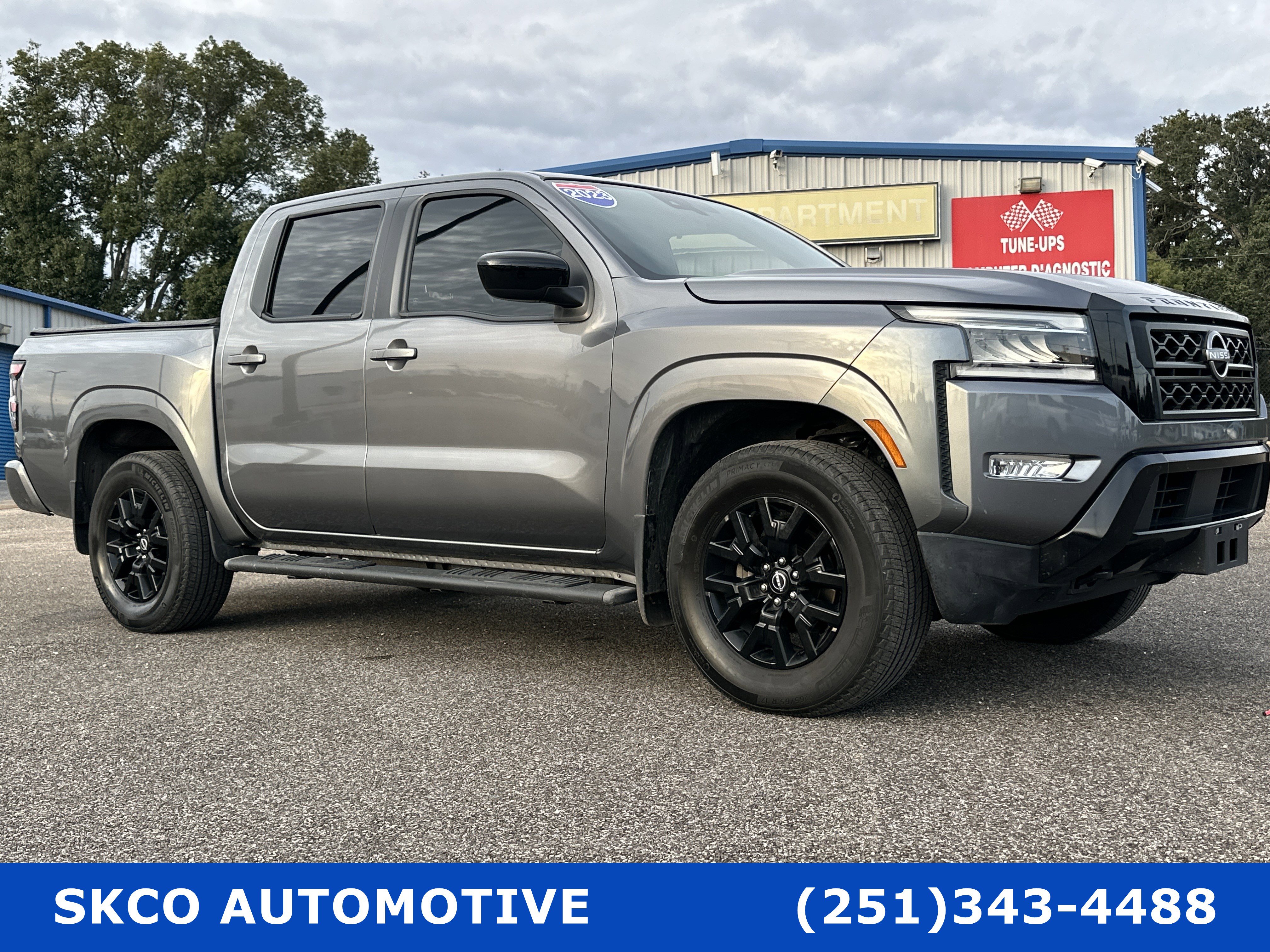 Used 2023 Nissan Frontier SV w/ Midnight Edition Package image 7