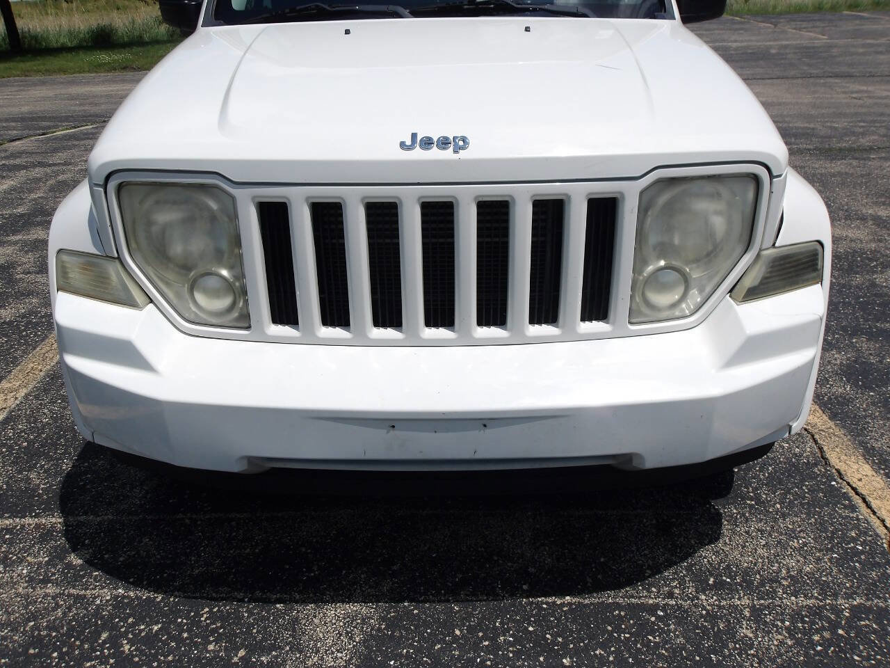 Used 2009 Jeep Liberty Sport image 25