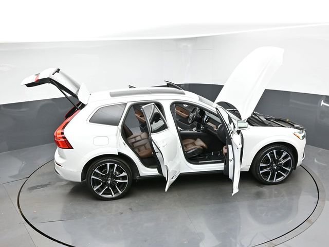 Used 2023 Volvo XC60 B5 Ultimate image 48