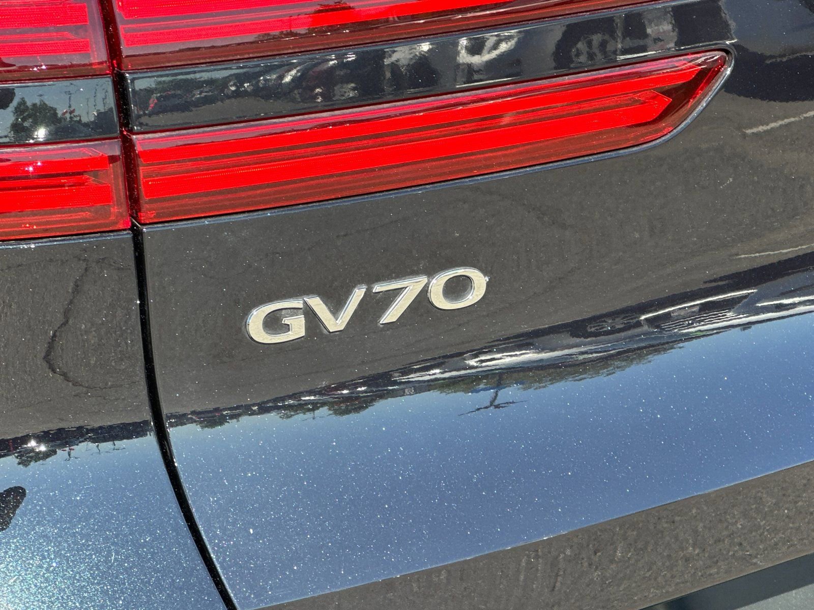 Used 2024 Genesis GV70 2.5T w/ Select Package image 27