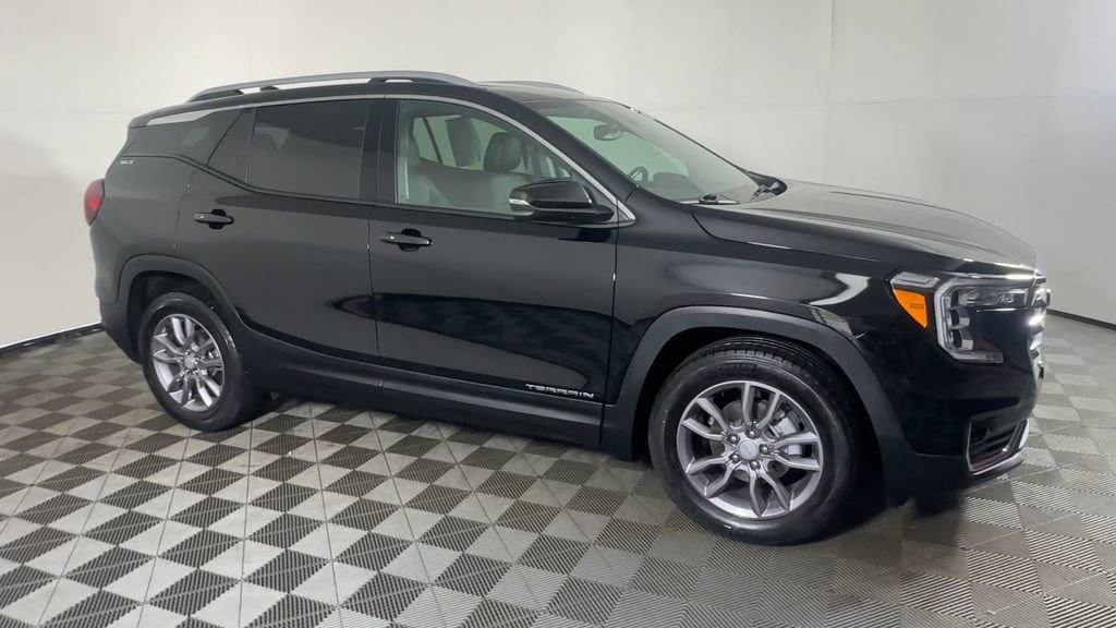 Used 2022 GMC Terrain SLT image 11