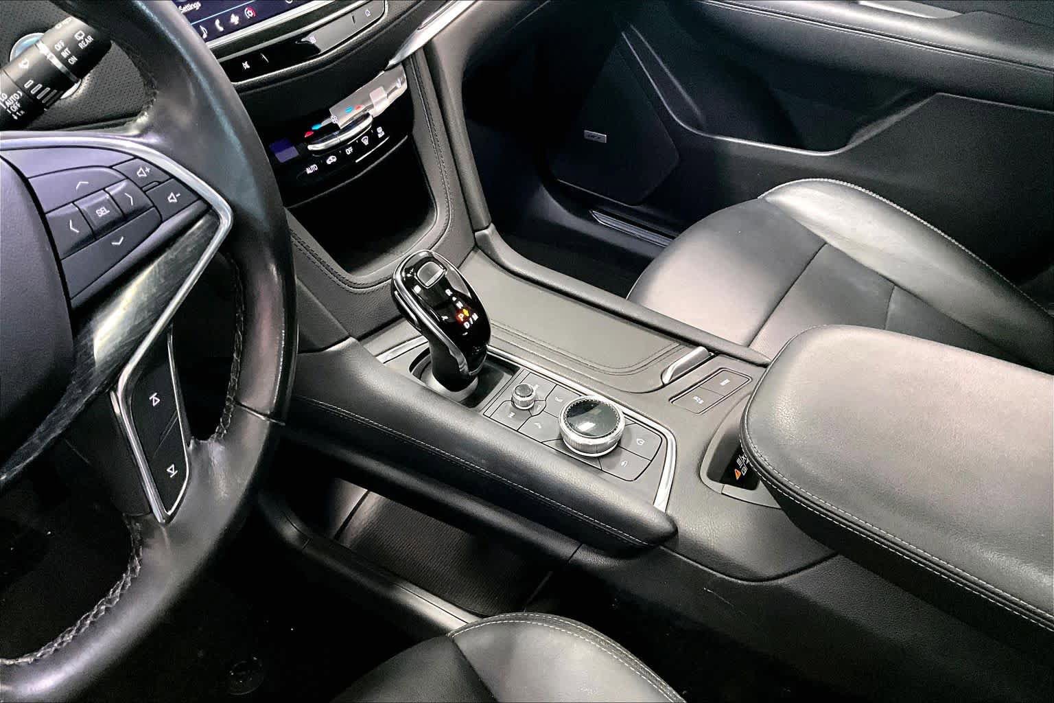 Used 2020 Cadillac XT5 Premium Luxury image 14