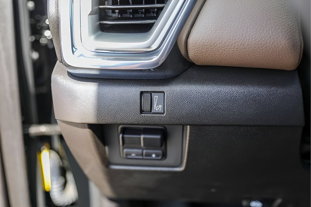 Used 2023 GMC Canyon Denali AWD/4WD image 18