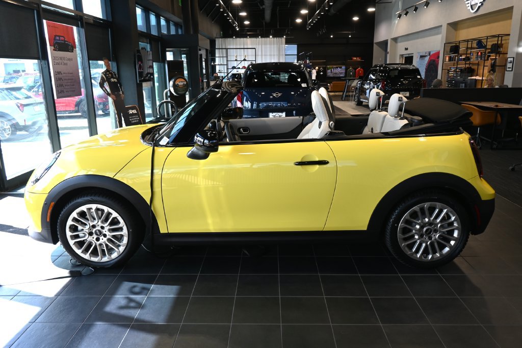 Used 2026 MINI Cooper S FWD image 2