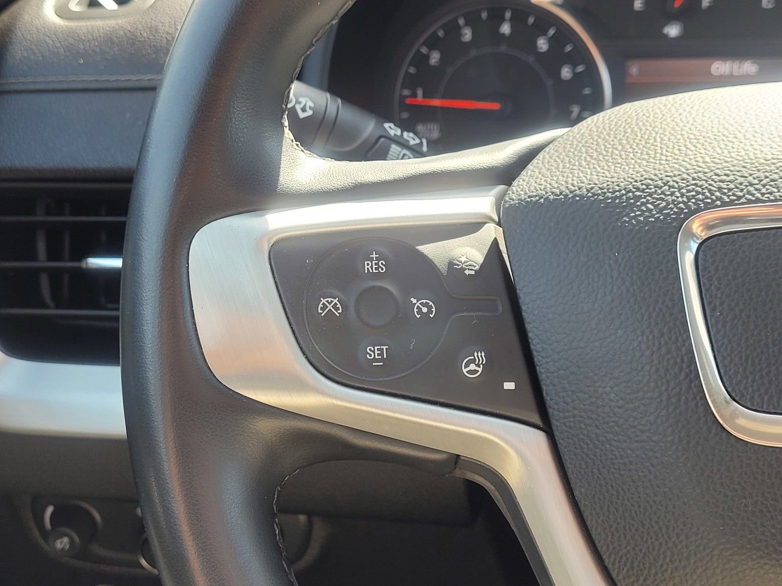 Used 2023 GMC Terrain SLT image 19