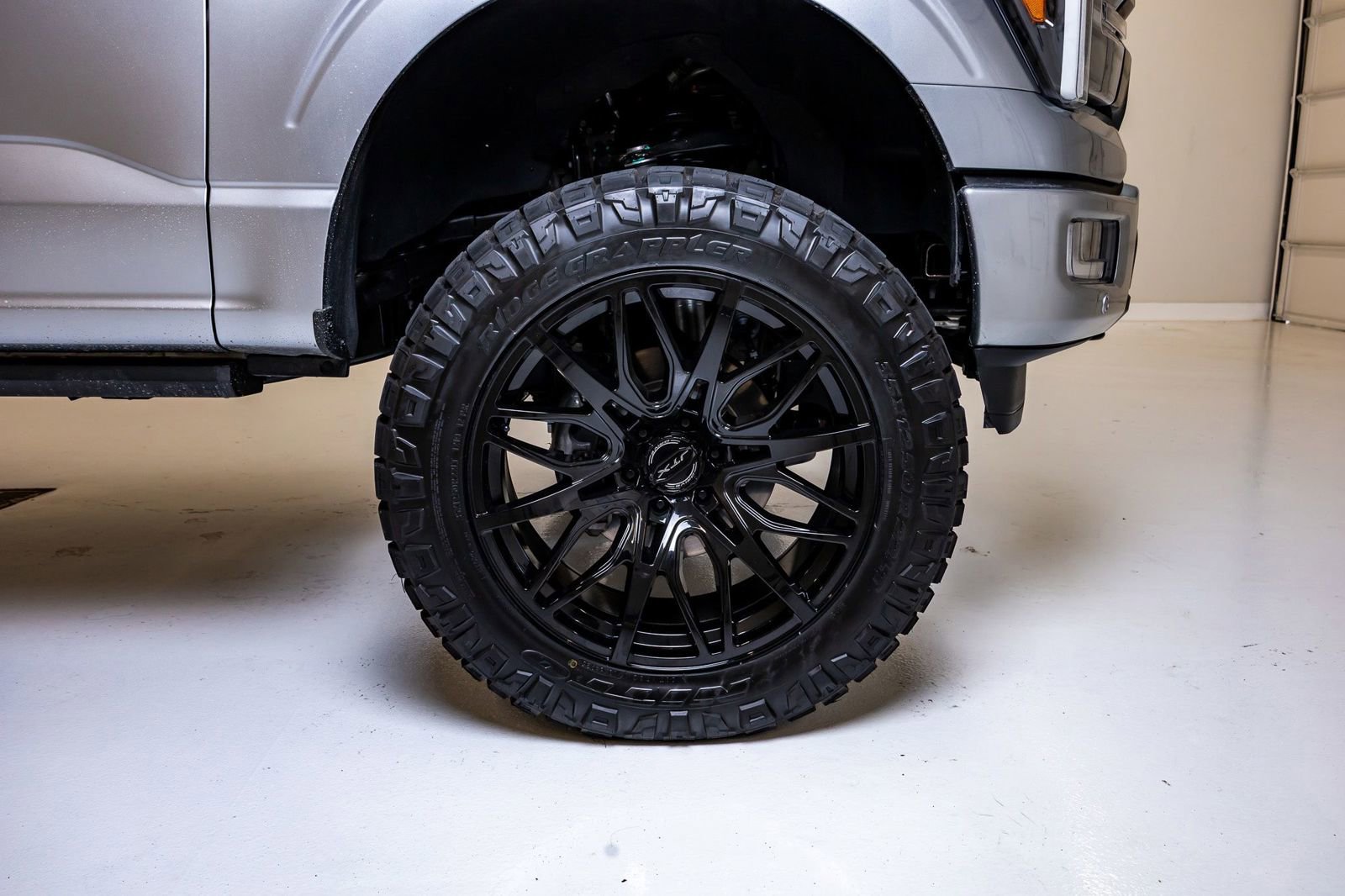 Used 2025 Ford F150 Platinum w/ Equipment Group 702A High AWD/4WD image 12