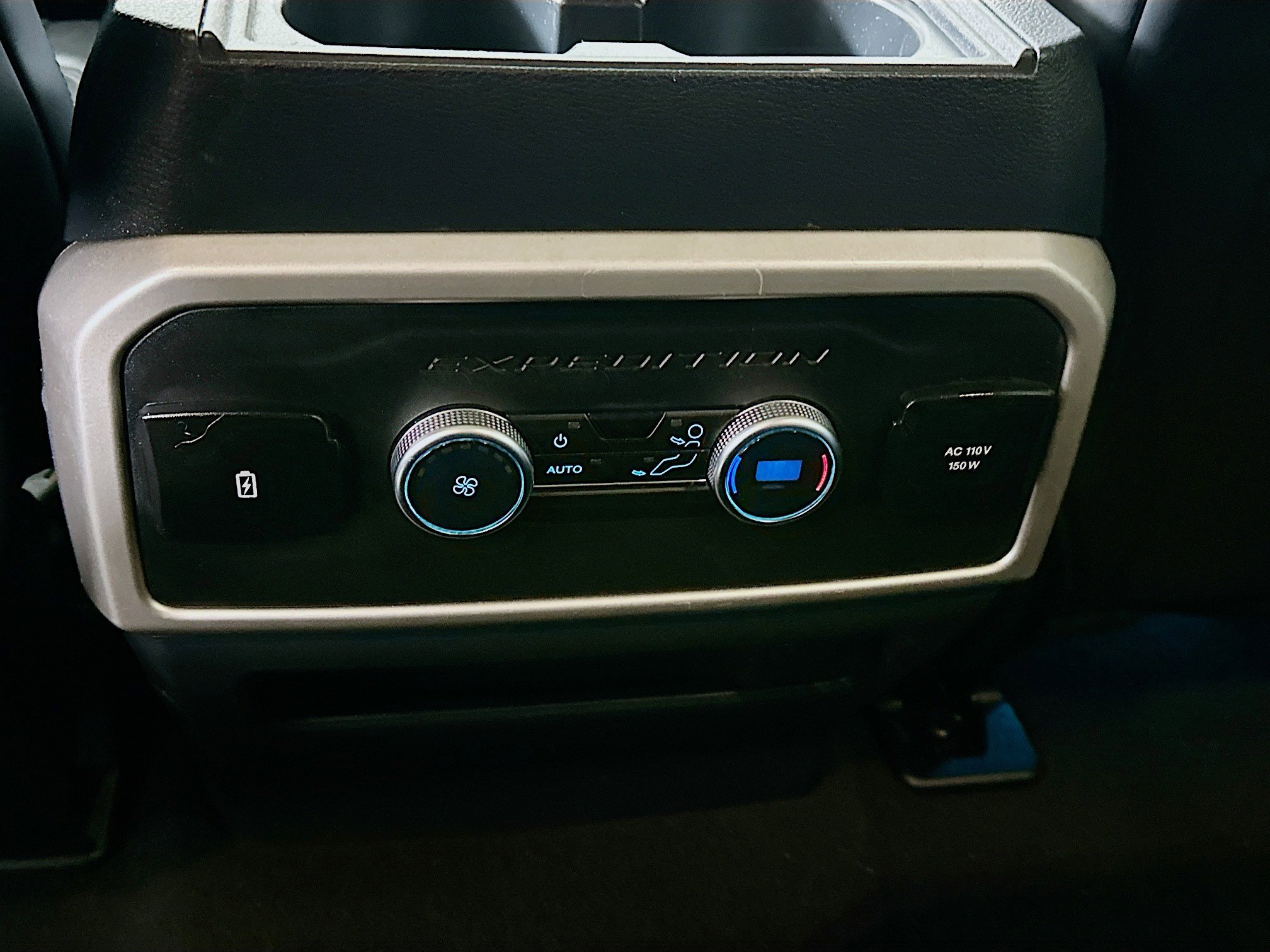 Used 2024 Ford Expedition Max XLT image 27