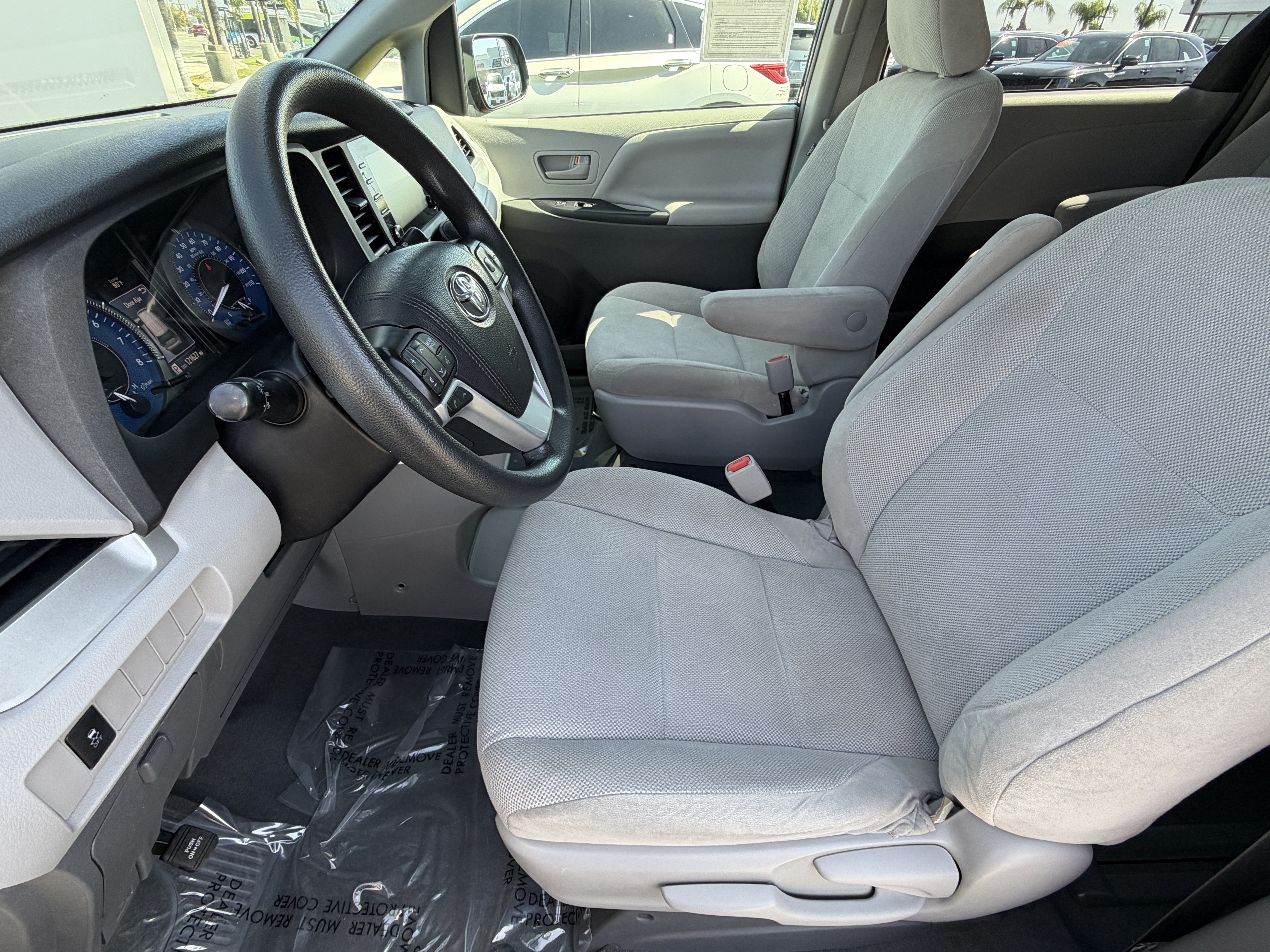 Used 2019 Toyota Sienna L FWD image 15