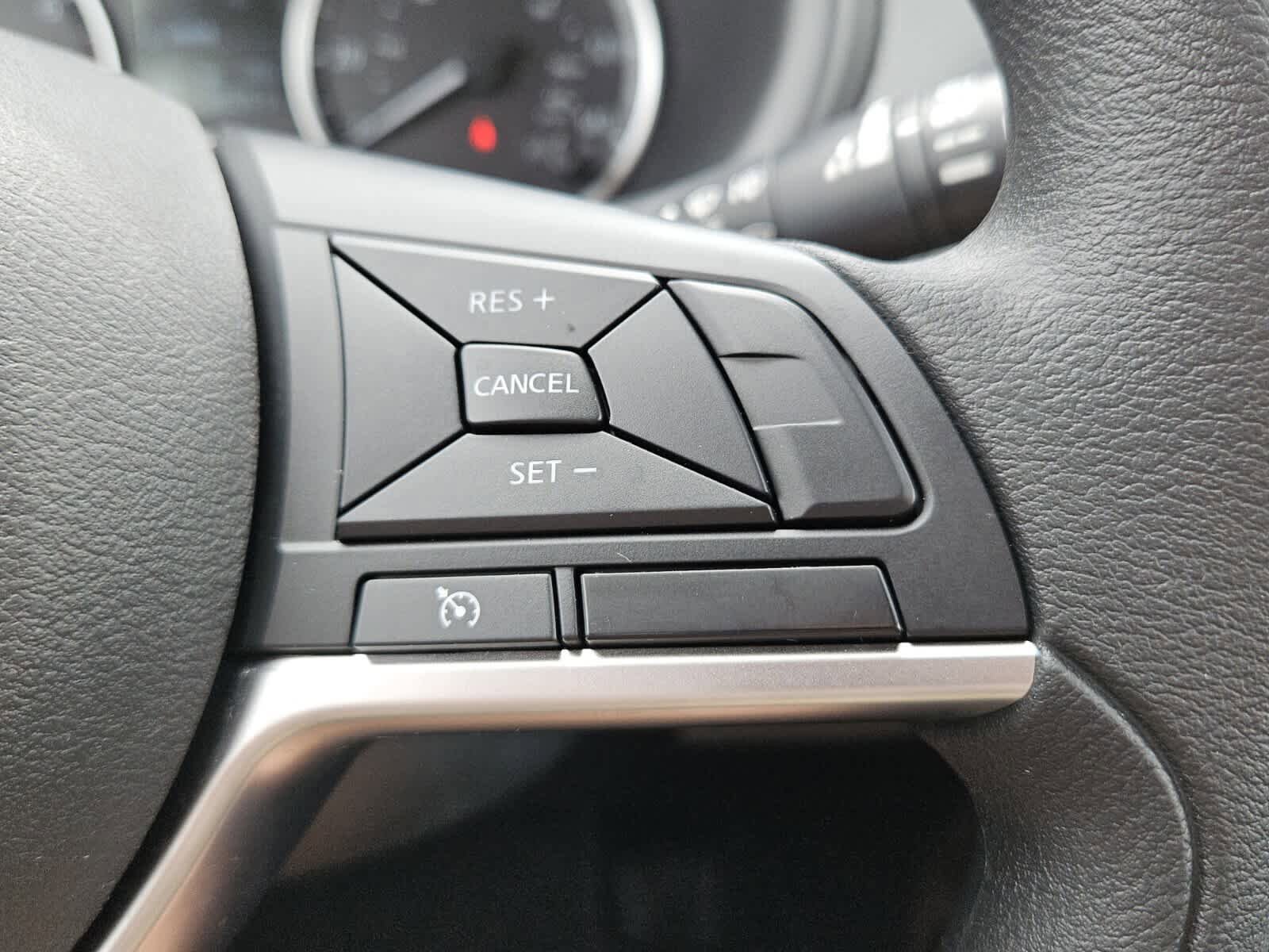 Used 2021 Nissan Kicks S FWD image 13