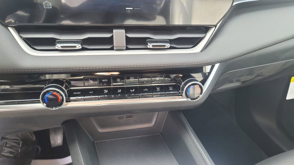 New 2026 Chevrolet Equinox LT w/ Convenience Package II image 22