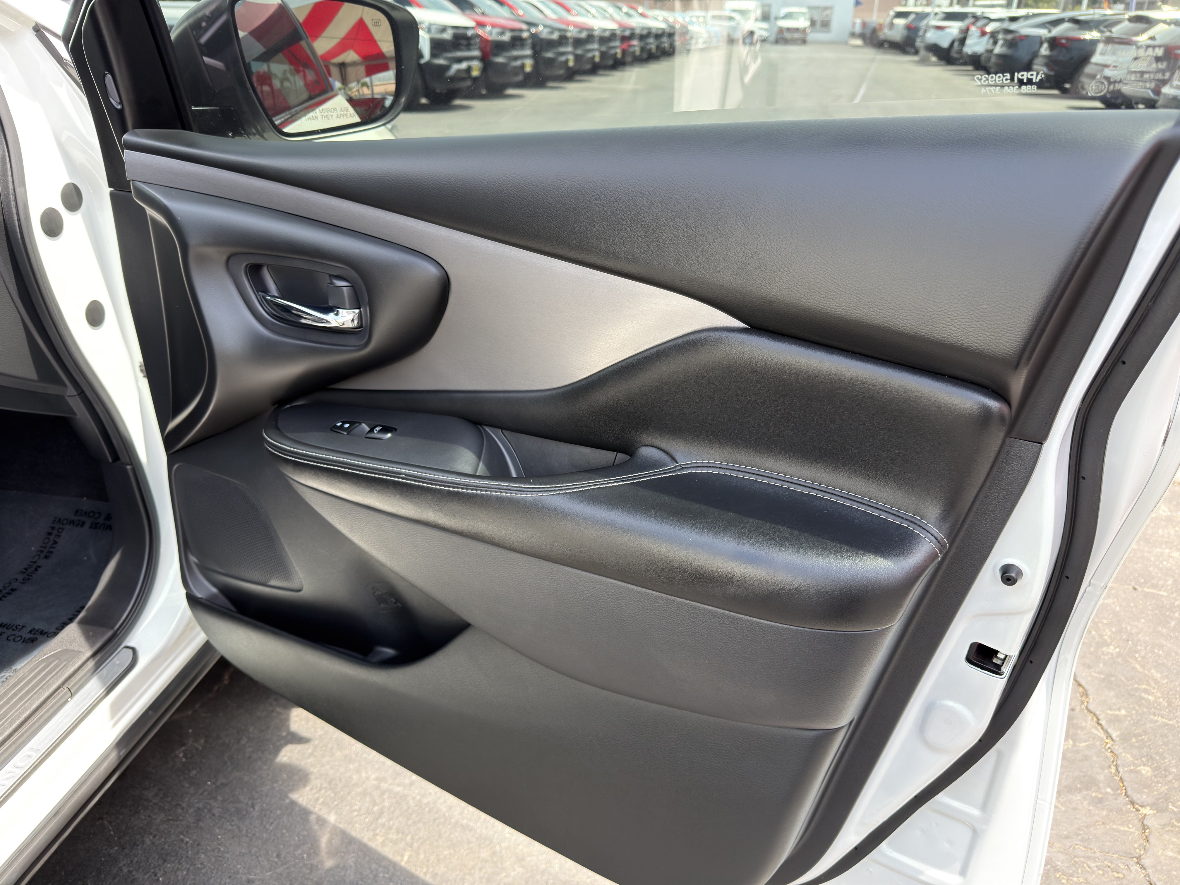 Used 2021 Nissan Murano SV FWD image 11
