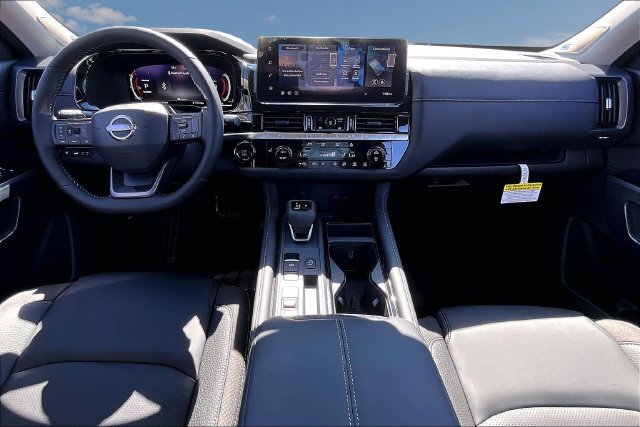 New 2026 Nissan Pathfinder SL w/ SL Premium Package FWD image 5