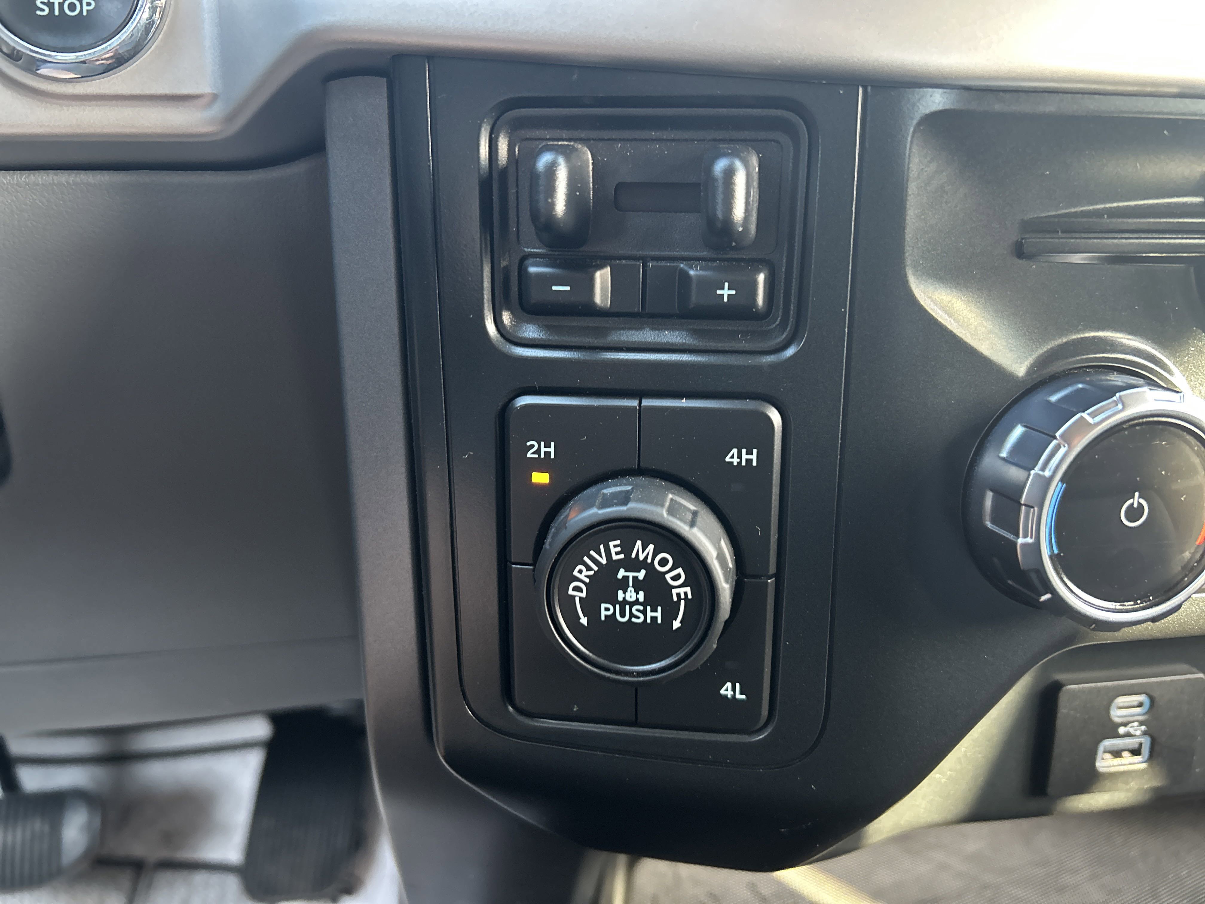 Certified 2022 Ford F150 XLT w/ Equipment Group 302A High image 24