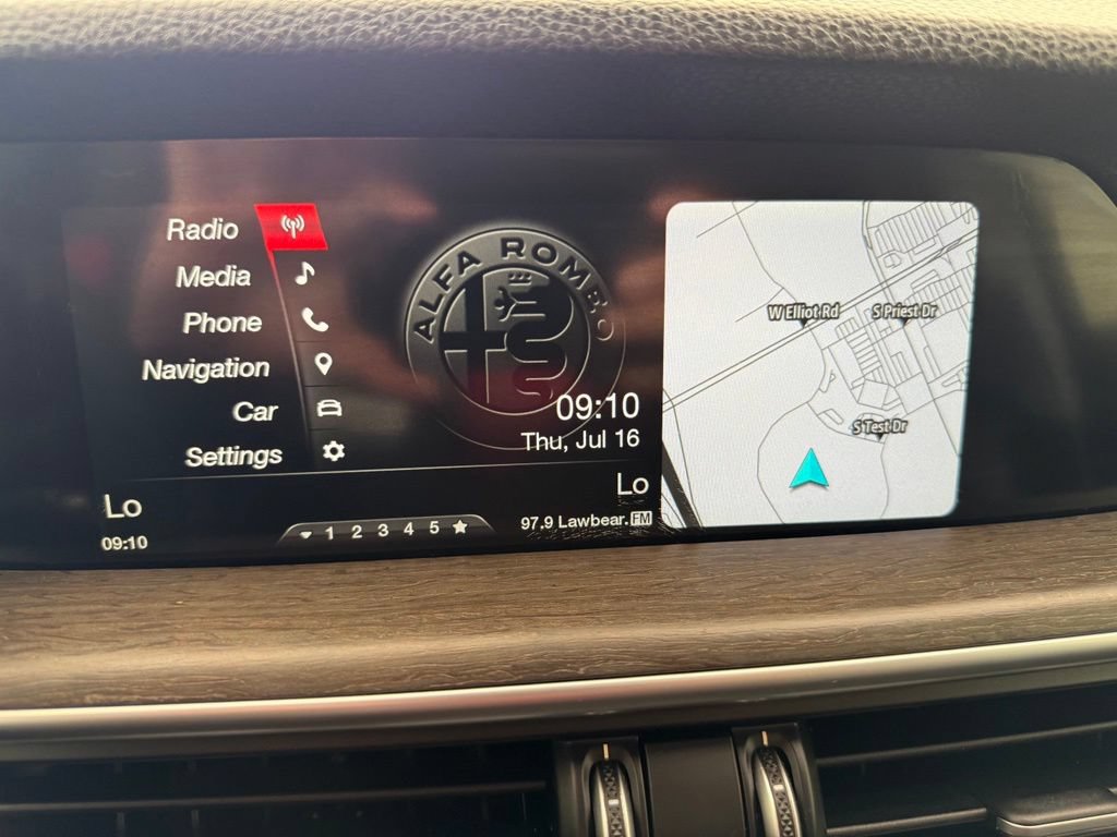 Used 2018 Alfa Romeo Stelvio Ti AWD/4WD image 38