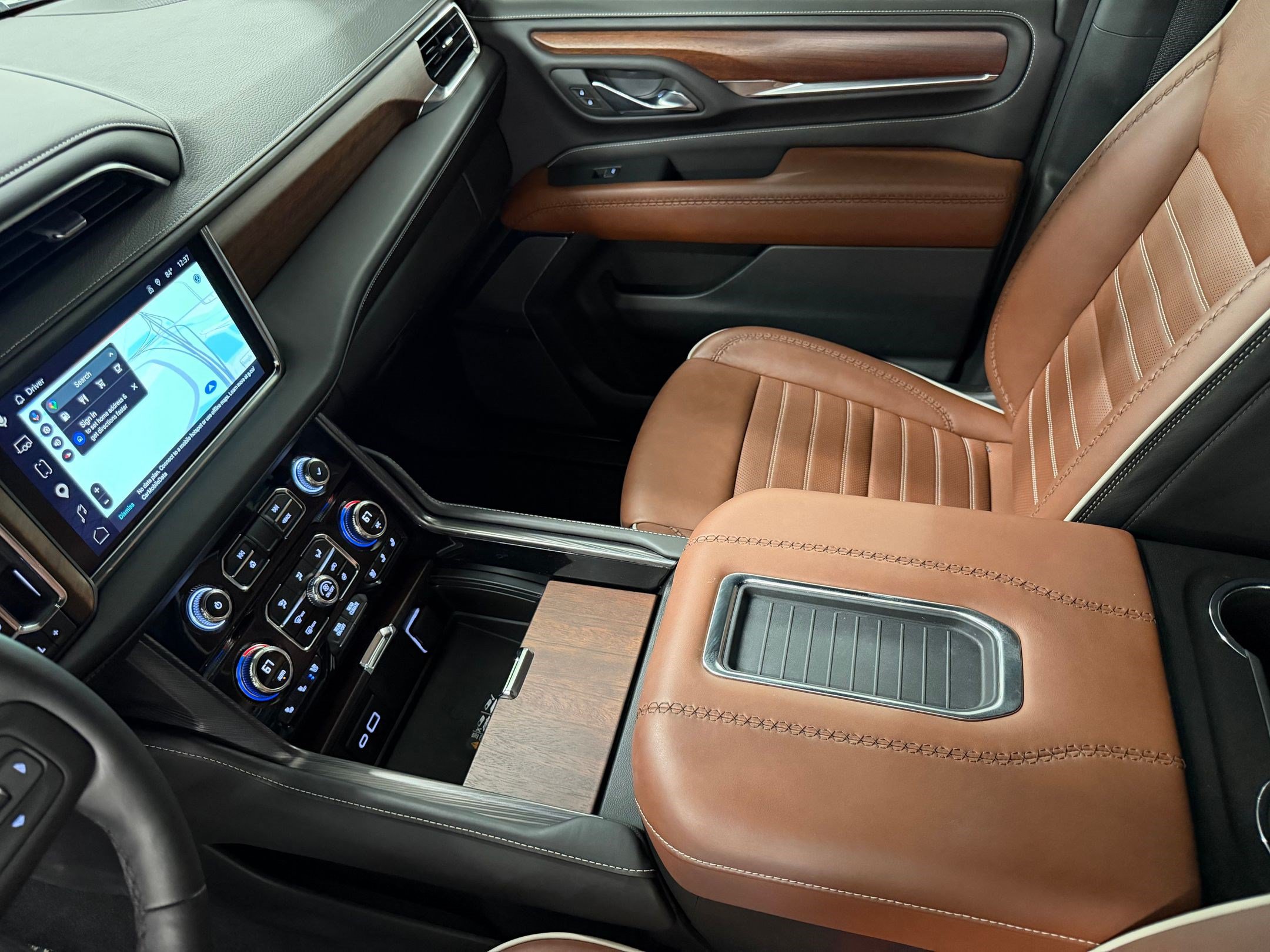 Used 2023 GMC Yukon Denali Ultimate AWD/4WD image 42