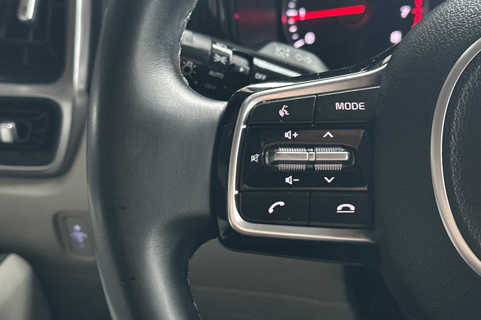 Used 2022 Kia Sorento EX w/ Panoramic Sunroof Package image 33