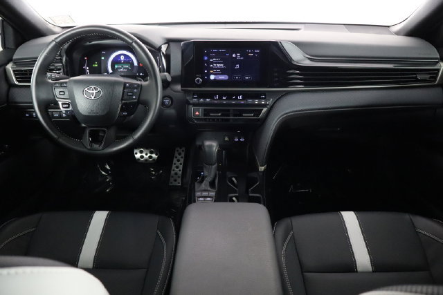 Used 2026 Toyota Camry SE FWD image 13