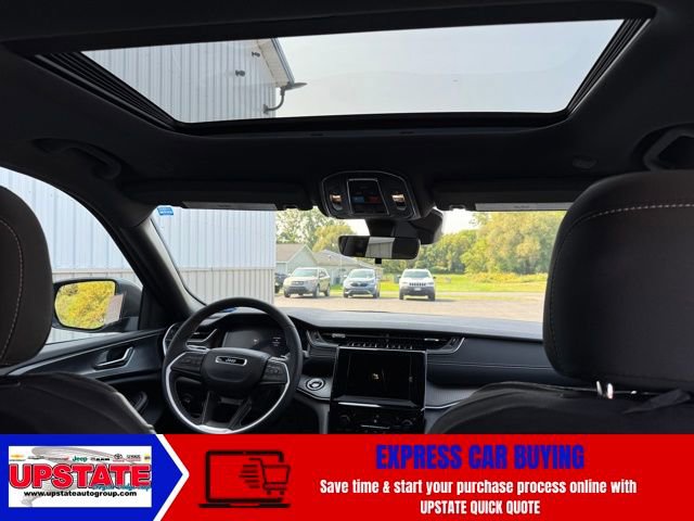 Used 2025 Jeep Grand Cherokee Laredo X w/ Luxury Tech Group I image 7