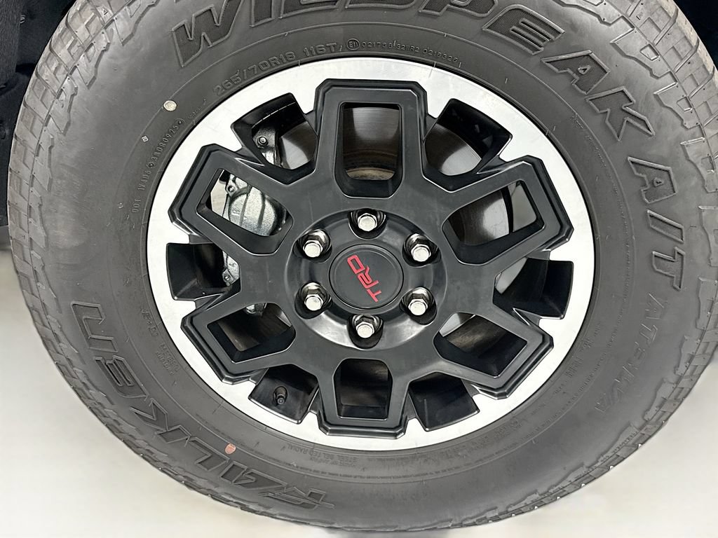 Used 2025 Toyota Tacoma Limited AWD/4WD image 32