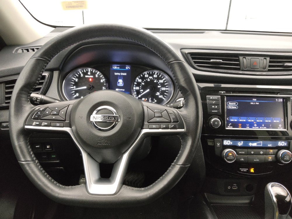 Used 2018 Nissan Rogue SV image 22