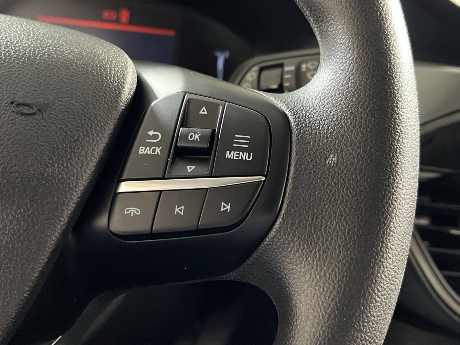 Used 2025 Ford Escape Active image 28