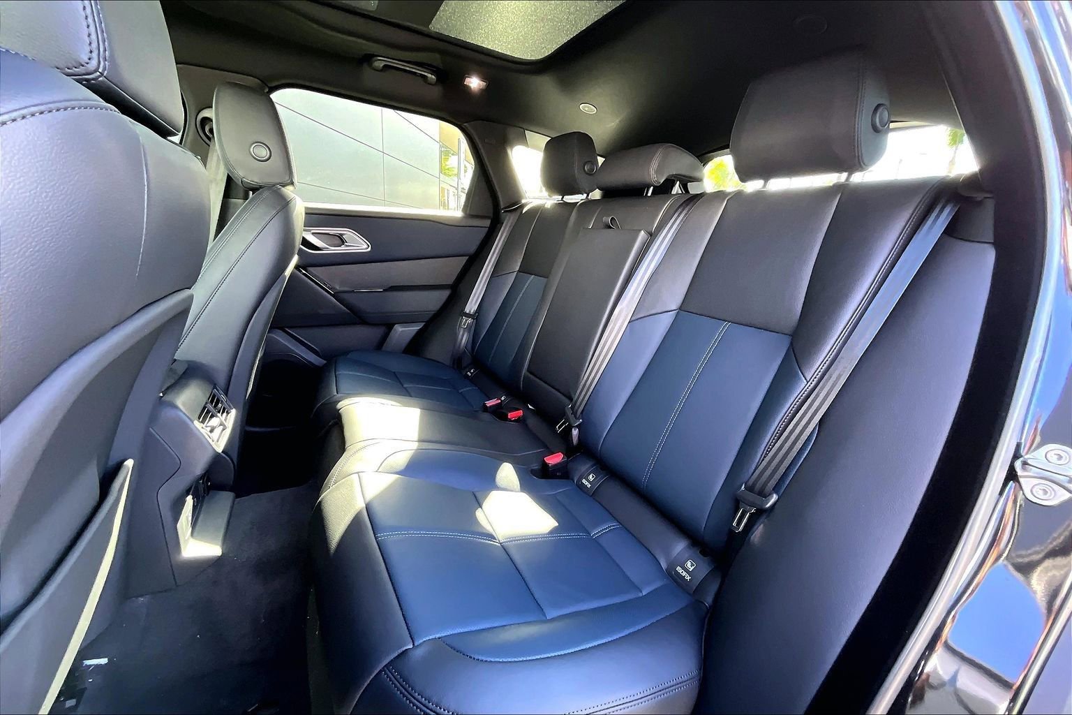 New 2026 Land Rover Range Rover Velar Dynamic SE image 10