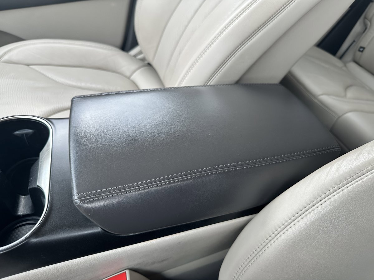 Used 2016 Lincoln MKX Reserve w/ Luxury Package FWD image 28