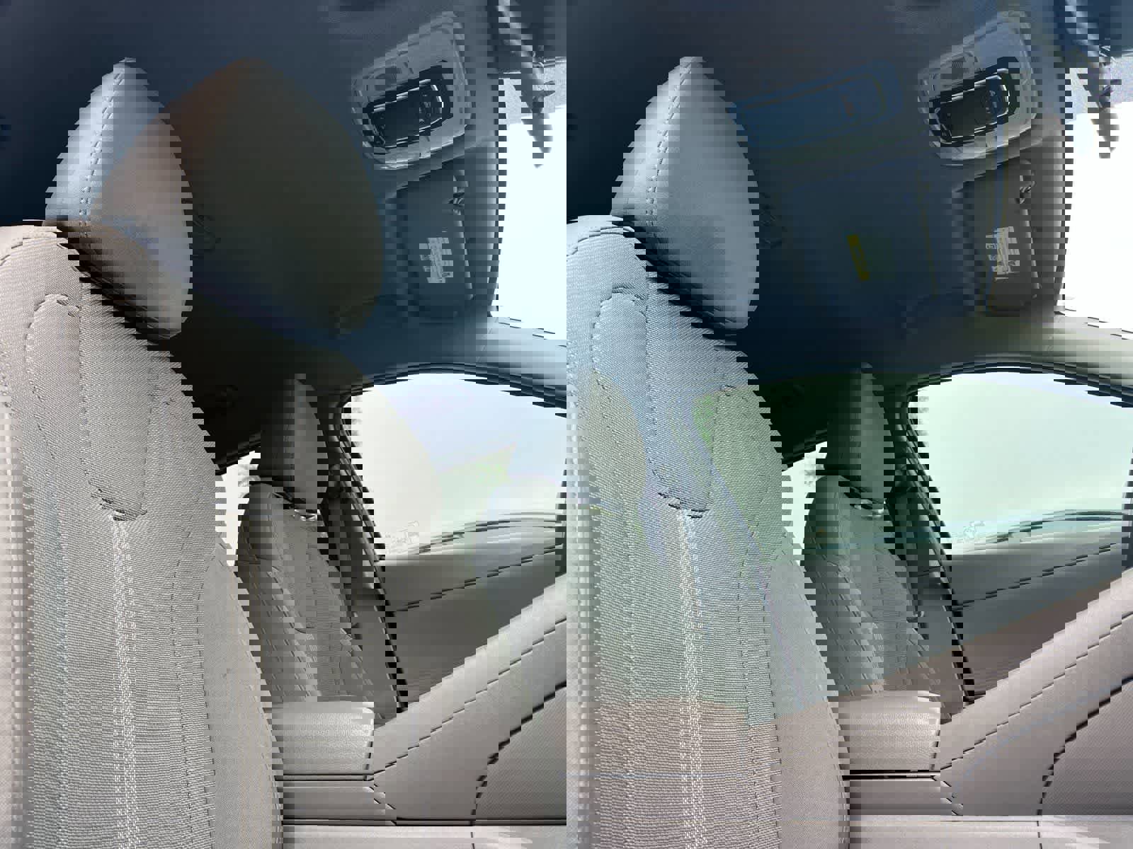 Used 2021 Hyundai Elantra SE image 17