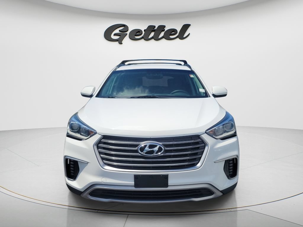 Used 2017 Hyundai Santa Fe SE FWD image 2