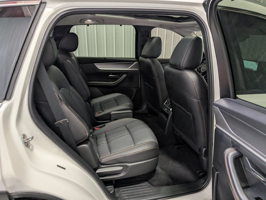 Used 2024 MAZDA CX-90 Plug-In Hybrid w/ Premium Pkg AWD/4WD image 28