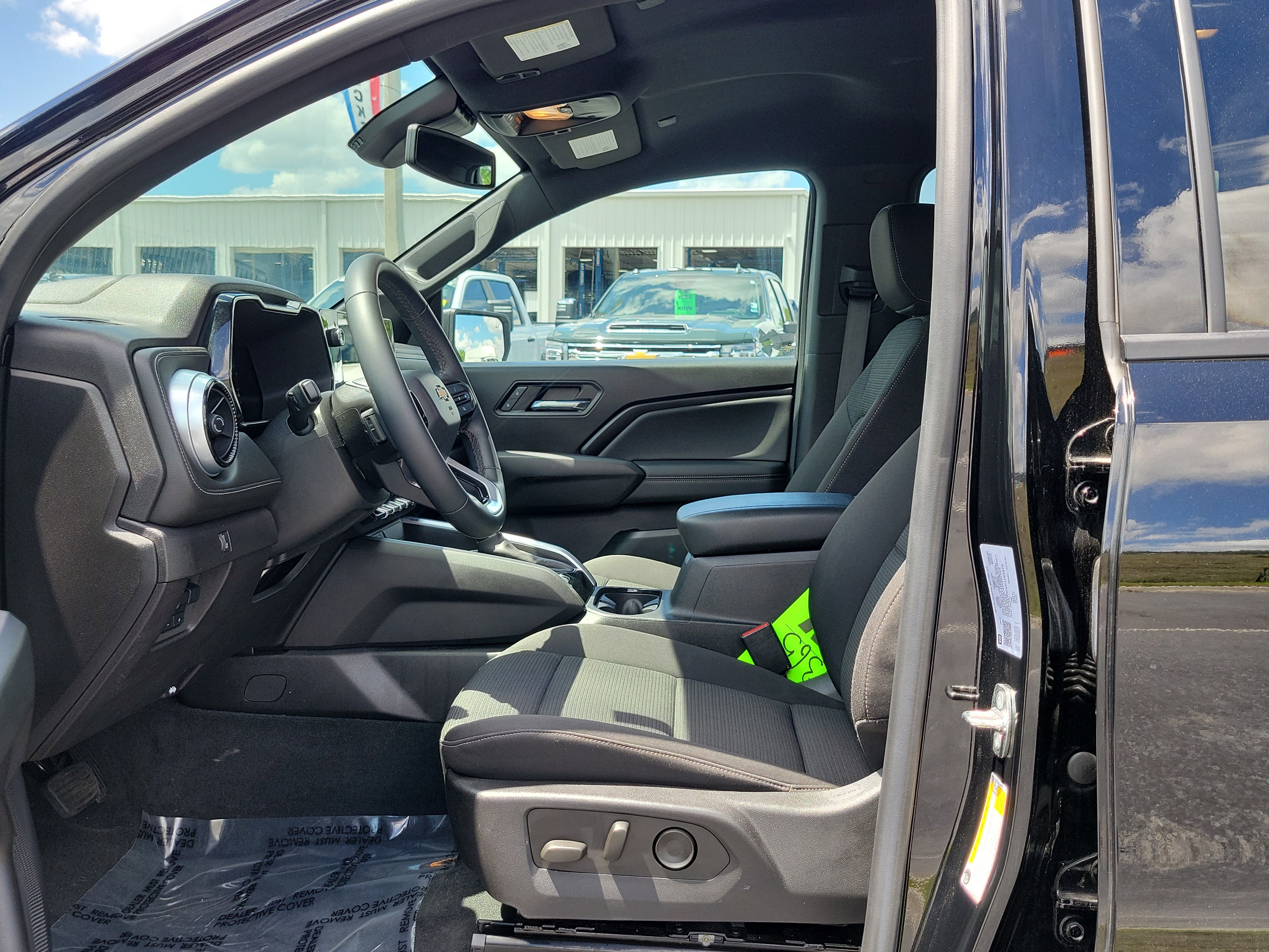 Used 2023 Chevrolet Colorado LT w/ LT Convenience Package II image 21