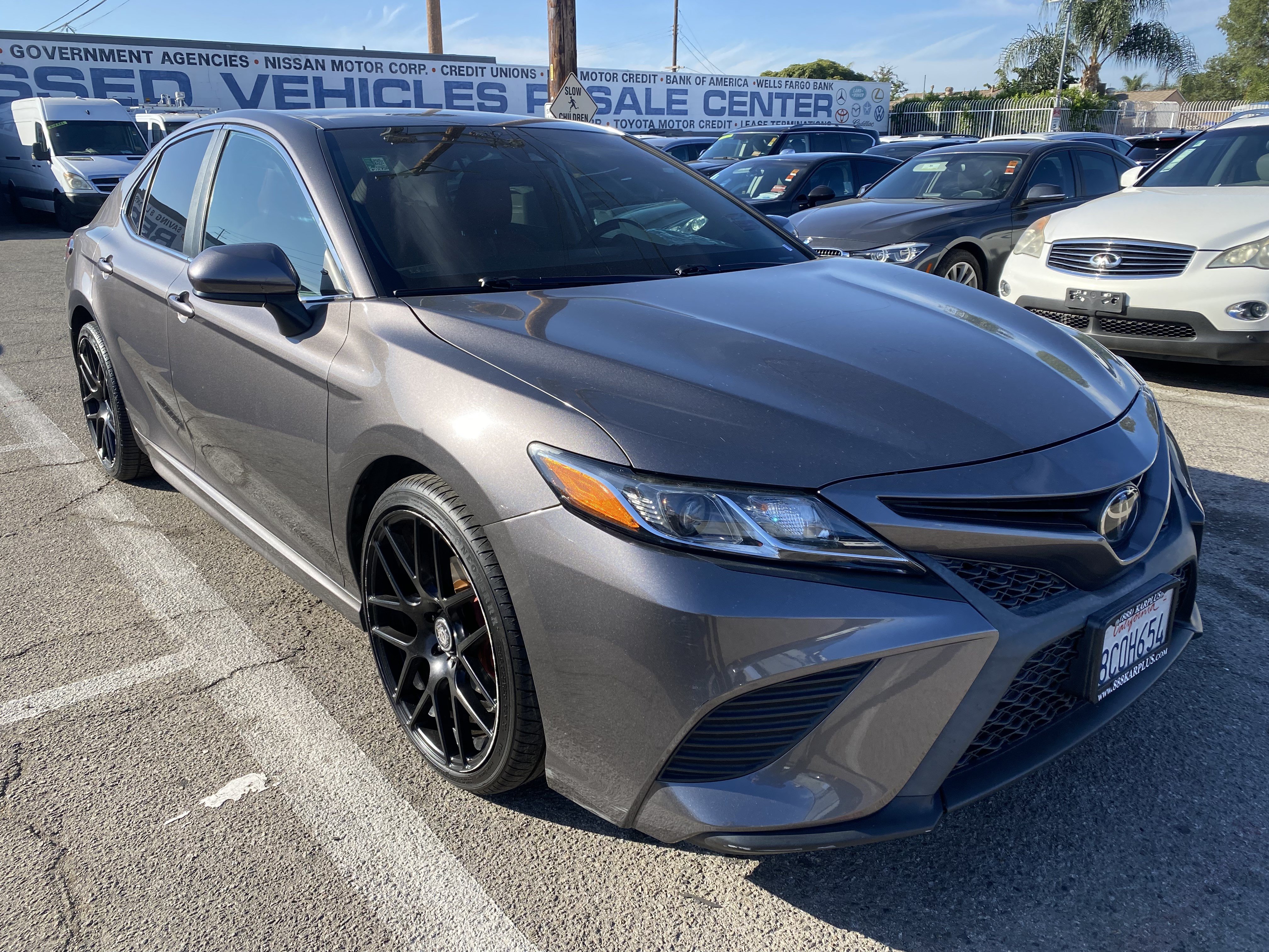 Used 2018 Toyota Camry SE FWD image 7
