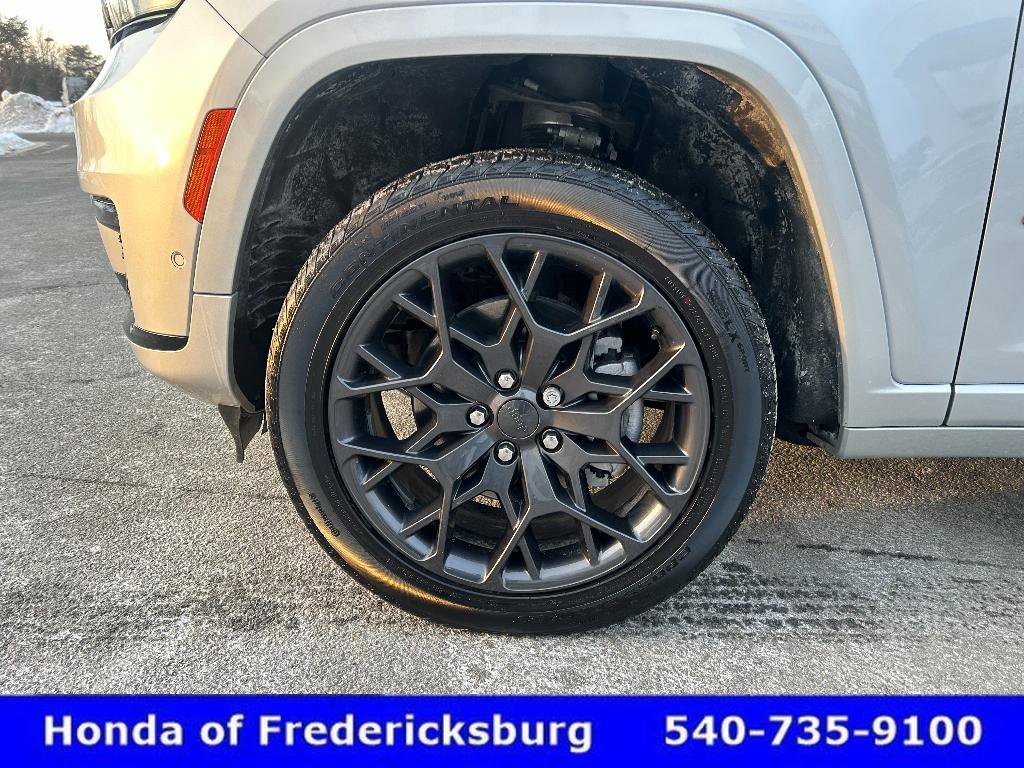Used 2025 Jeep Grand Cherokee L Summit image 14